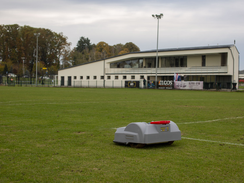 Komunalni servisi Popovača nabavili novu robotsku kosilicu
